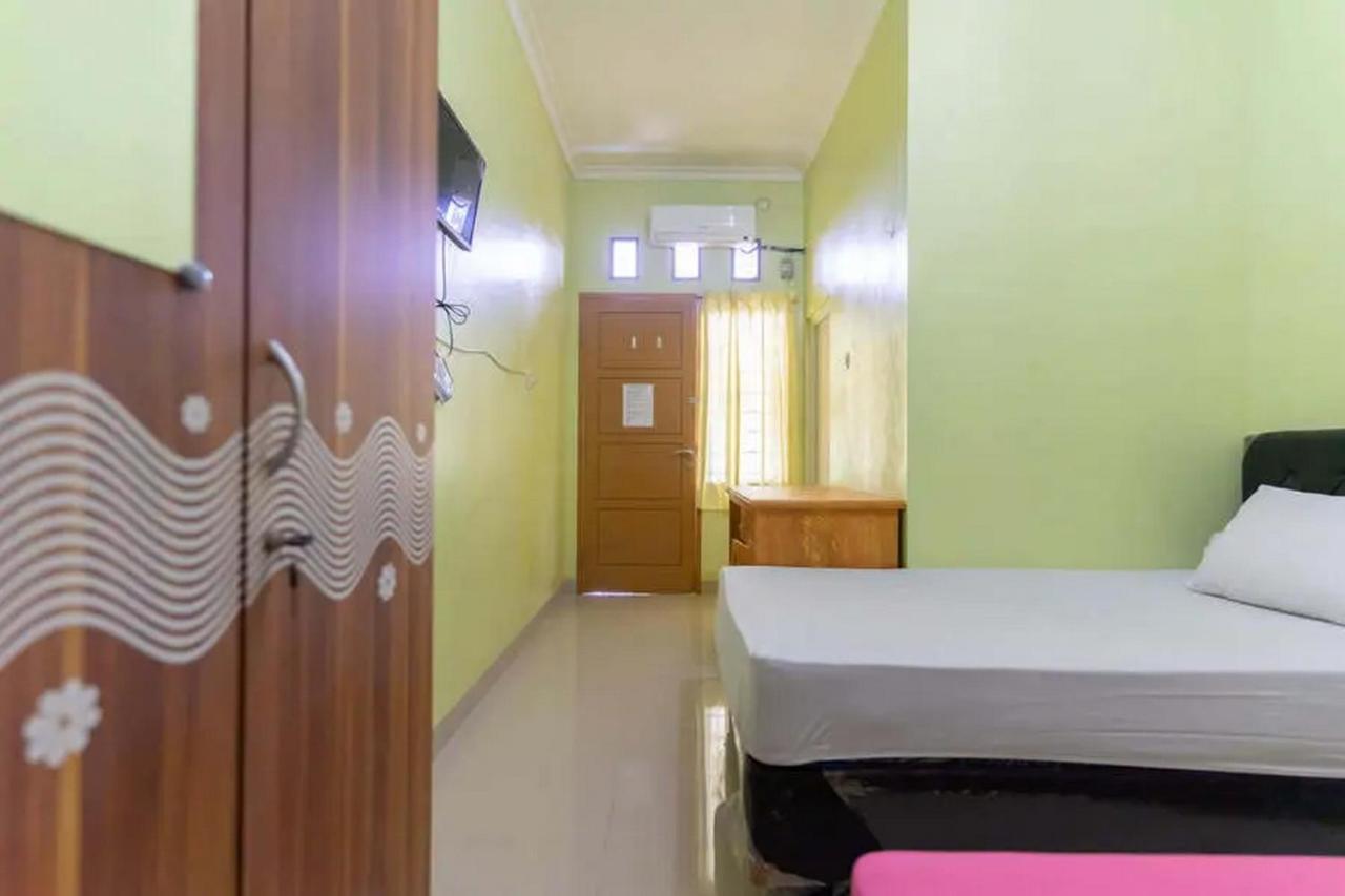 Kostawira Syariah Bintaro Mitra Reddoorz Ξενοδοχείο Mencil Εξωτερικό φωτογραφία