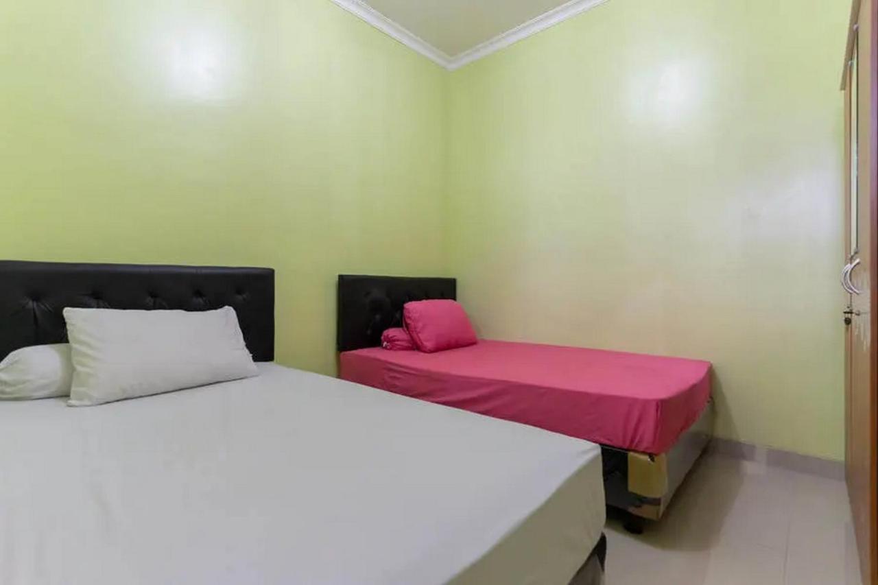 Kostawira Syariah Bintaro Mitra Reddoorz Ξενοδοχείο Mencil Εξωτερικό φωτογραφία