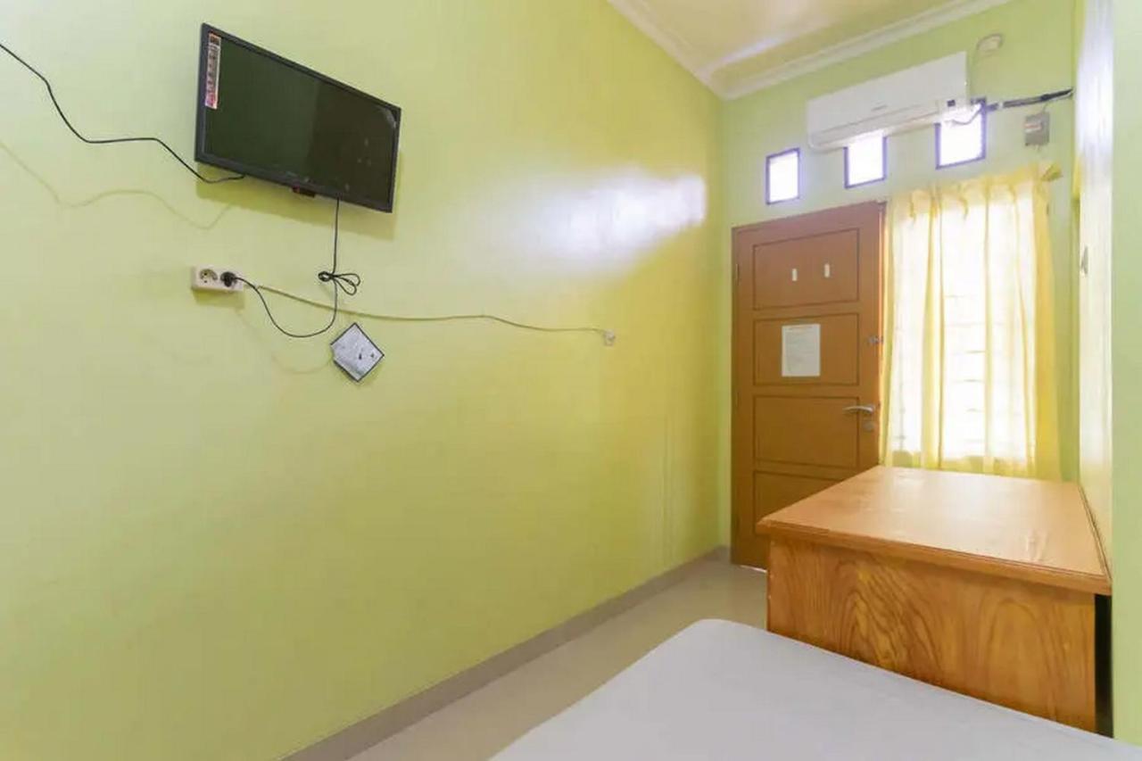 Kostawira Syariah Bintaro Mitra Reddoorz Ξενοδοχείο Mencil Εξωτερικό φωτογραφία