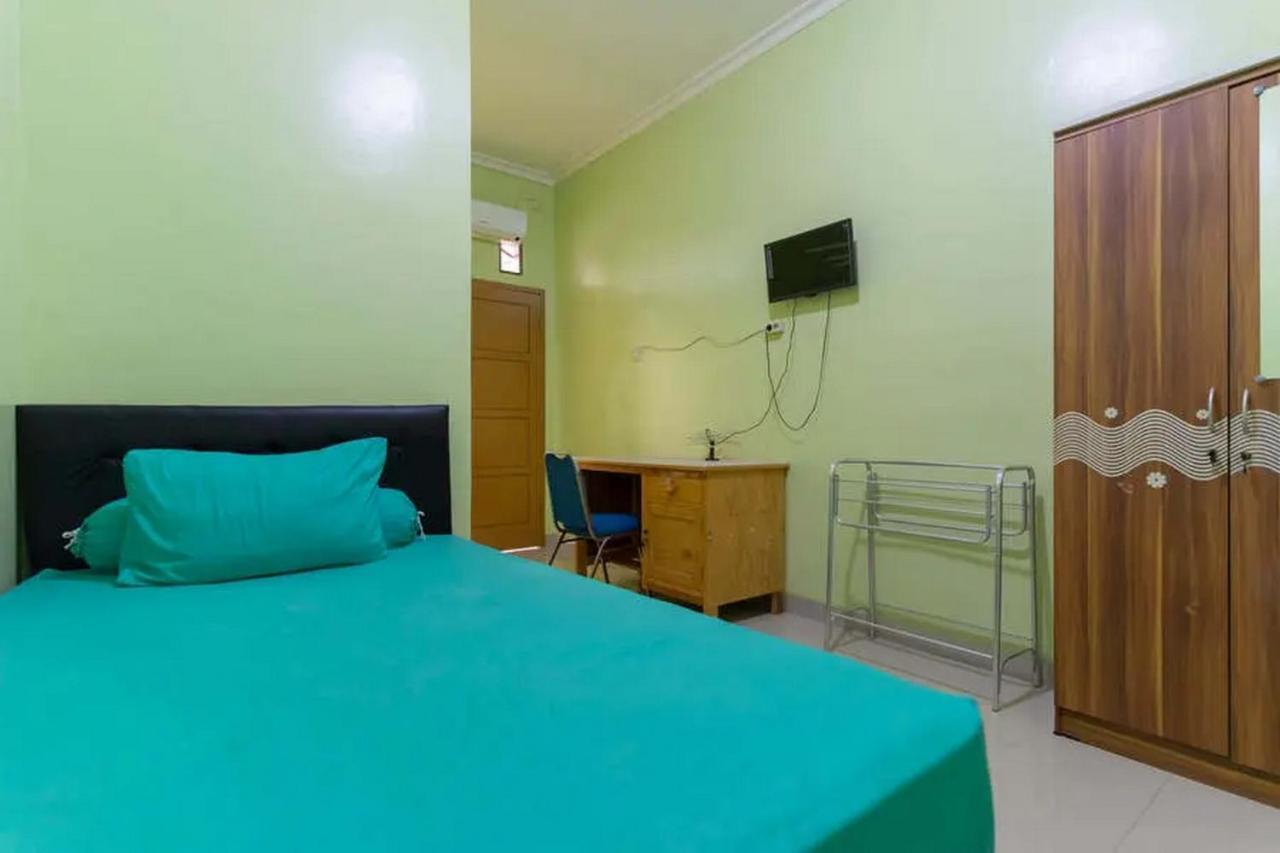 Kostawira Syariah Bintaro Mitra Reddoorz Ξενοδοχείο Mencil Εξωτερικό φωτογραφία